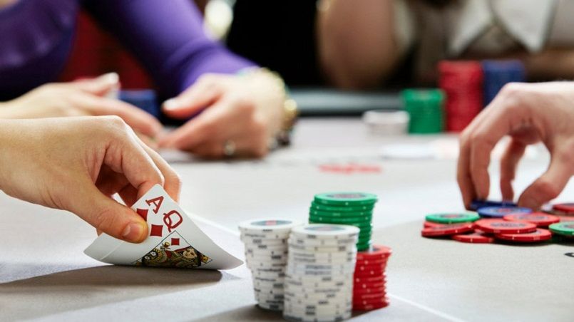 Tổng hợp những thuật ngữ Poker chỉ các lá bài trong ván chơi